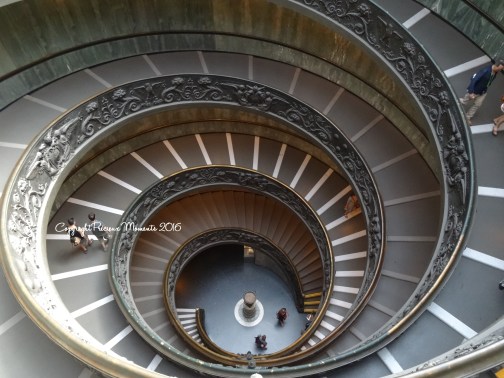 musee-du-vatican-escaliers
